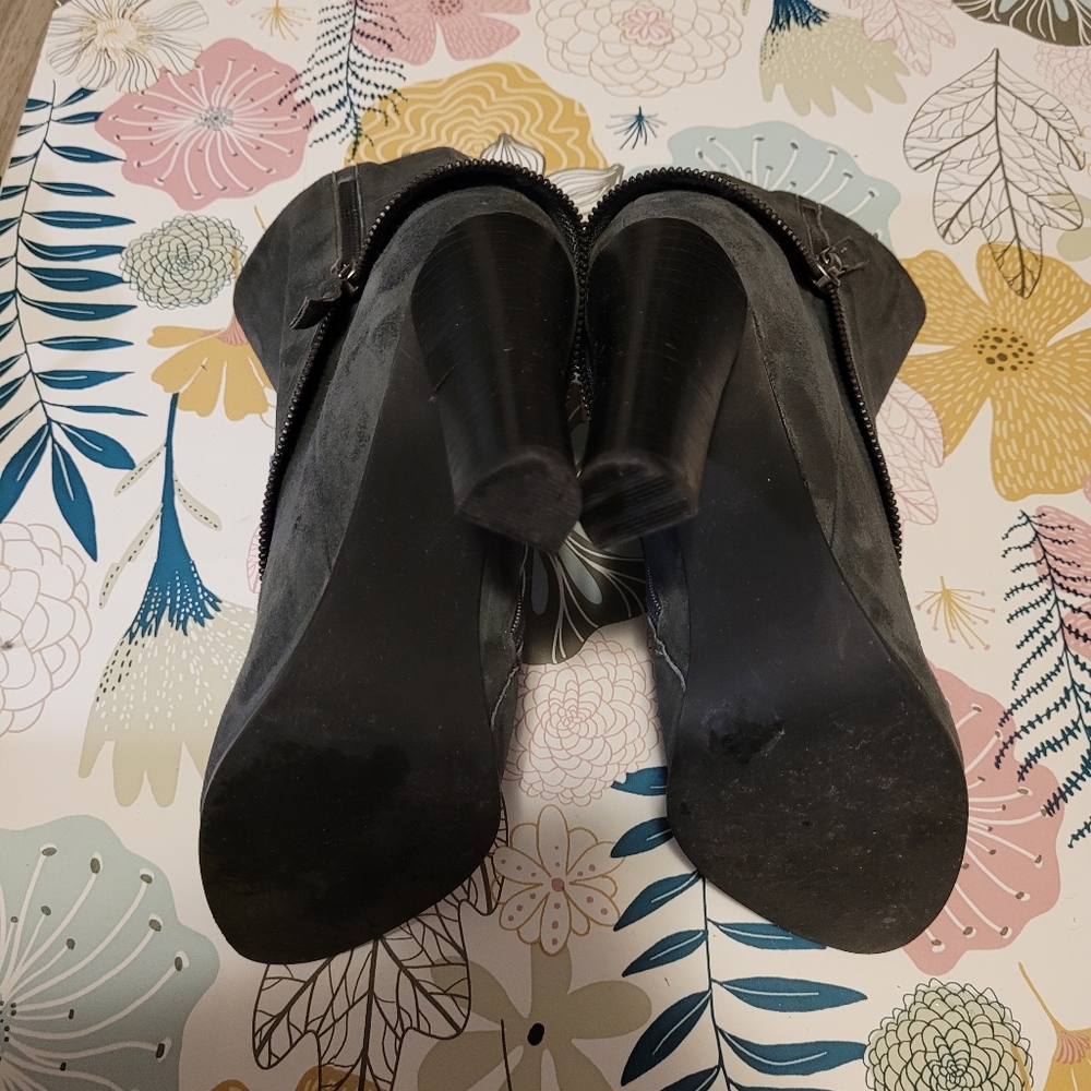 UK3 Booties - Picture 3 of 6
